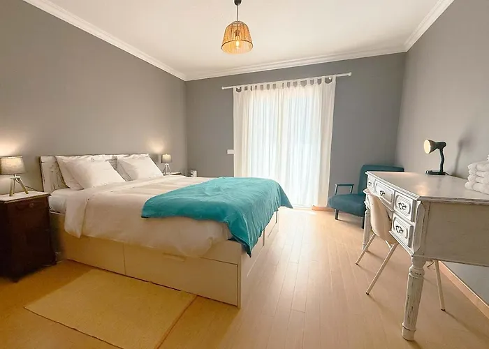 Marta - Balcony, Patio, Pool * Ferrel (Leiria)