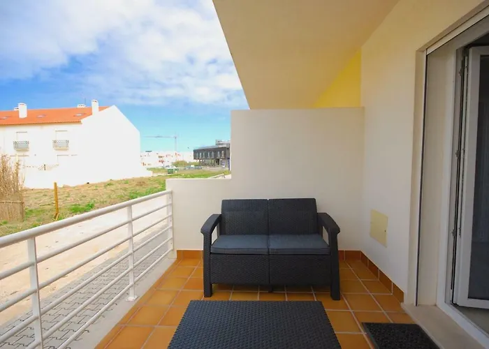 Marta - Balcony, Patio, Pool * Ferrel (Leiria)