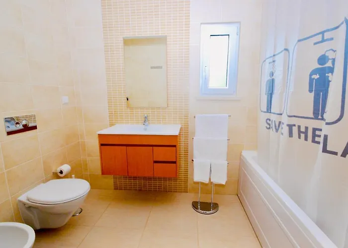 Marta - Balcony, Patio, Pool Apartamento Ferrel (Leiria)